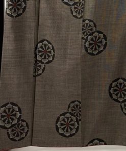 紬 身丈166cm 裄丈67cm M 袷 源氏車 焦茶色 正絹 秀品 中古